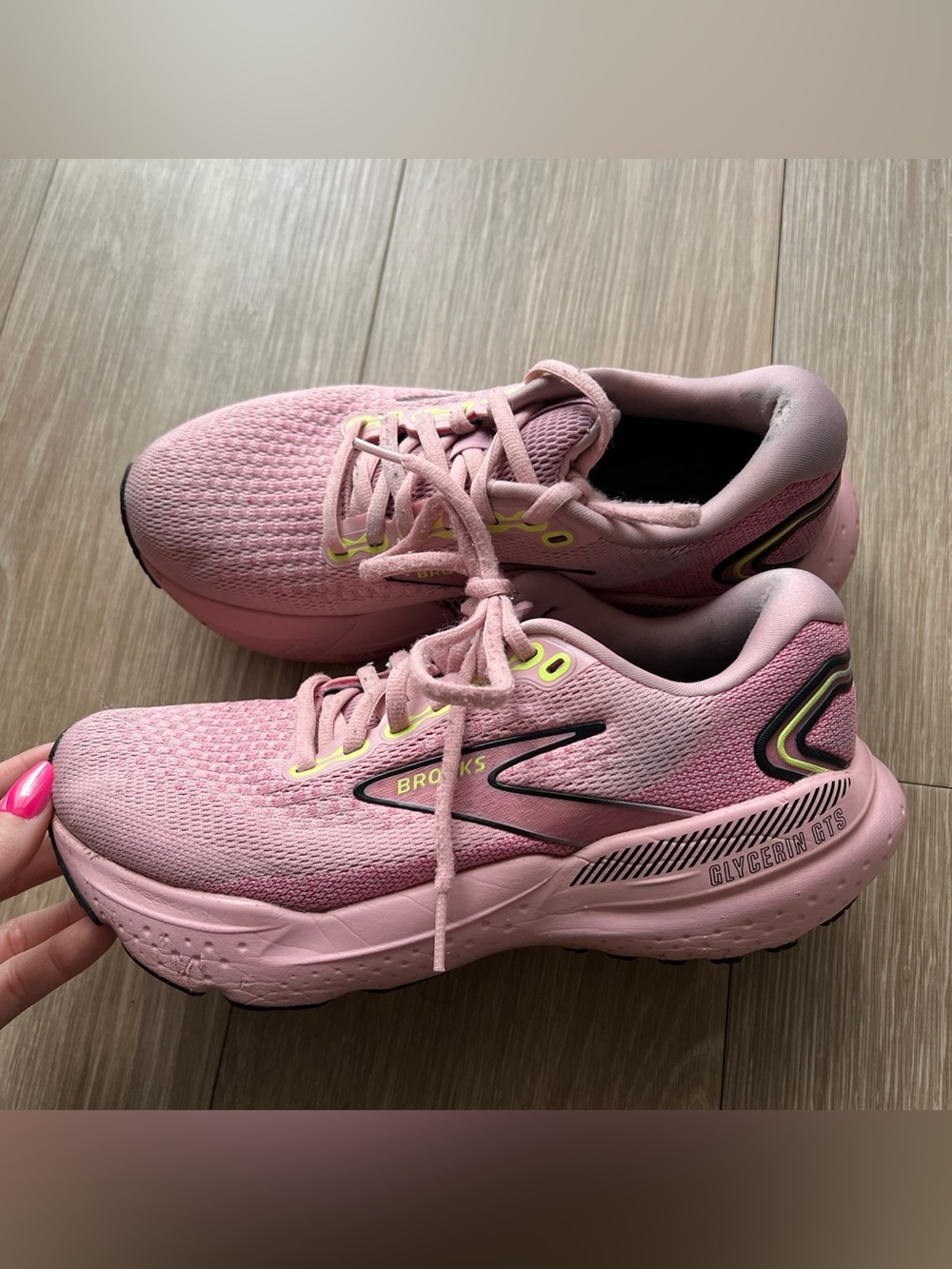 Brooks pink Glycerin 21 trainers Size 7.5